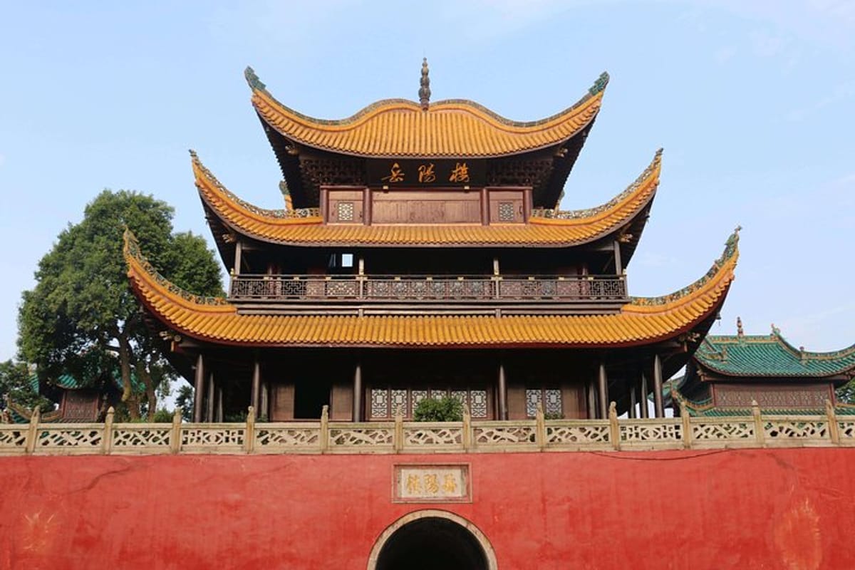 A scenic view of Yueyang Tower Junshan Island