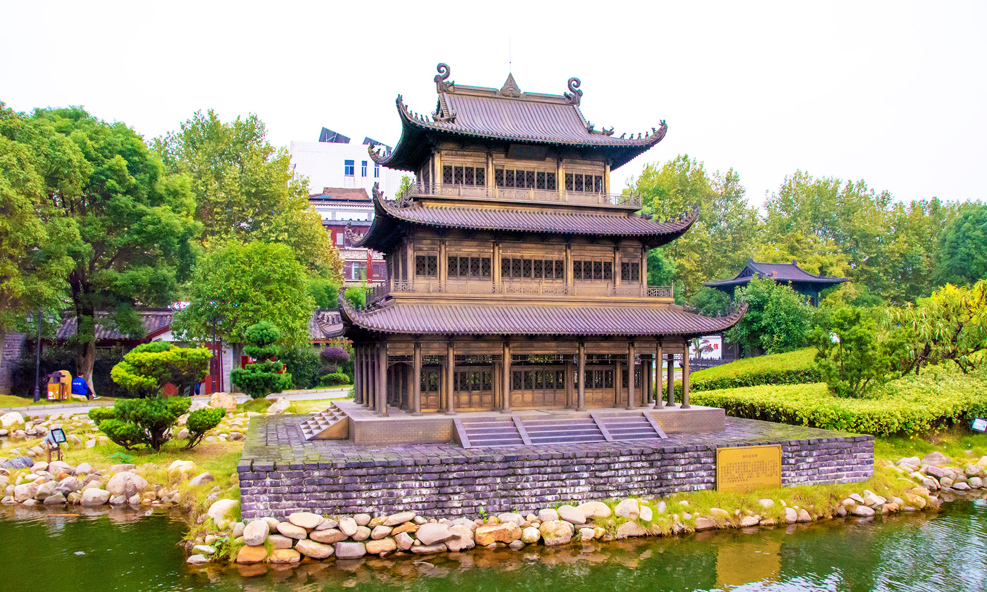 A scenic view of Yueyang Tower Junshan Island