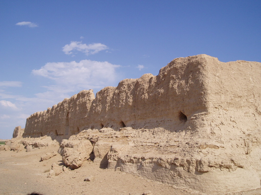 A scenic view of yumen pass ruins