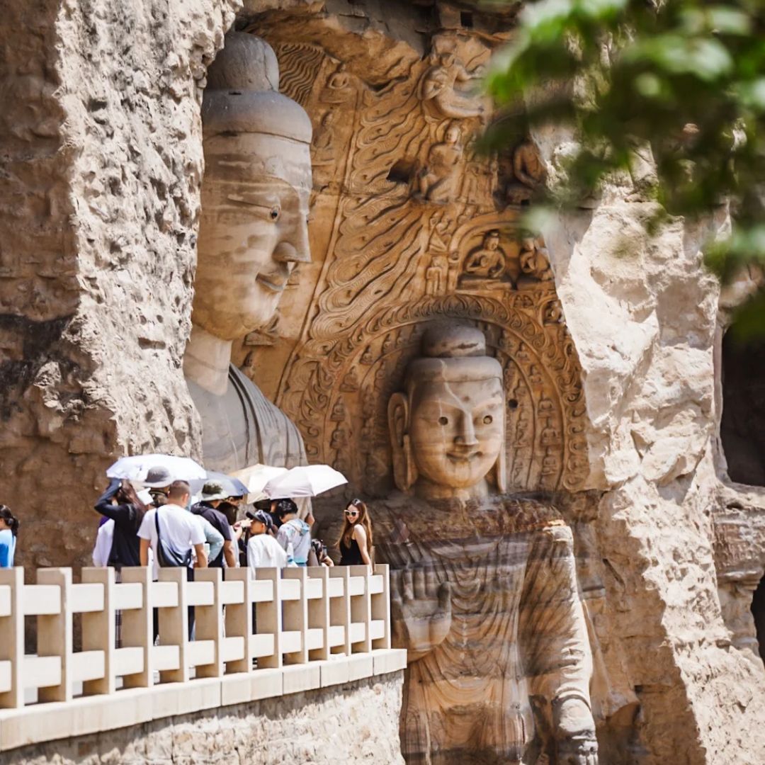 A scenic view of Yungang Grottoes