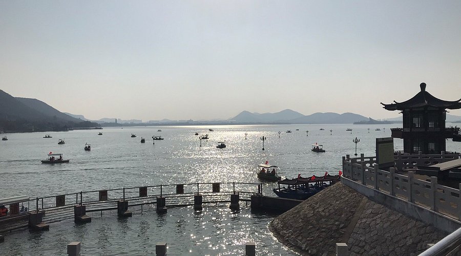 A scenic view of yunlong lake
