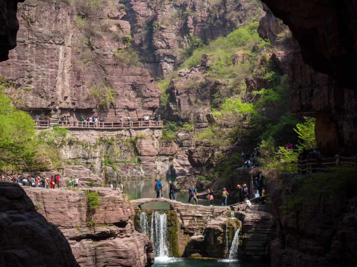 A scenic view of Yuntai Mountain