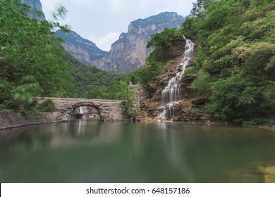 A scenic view of Yuntai Mountain