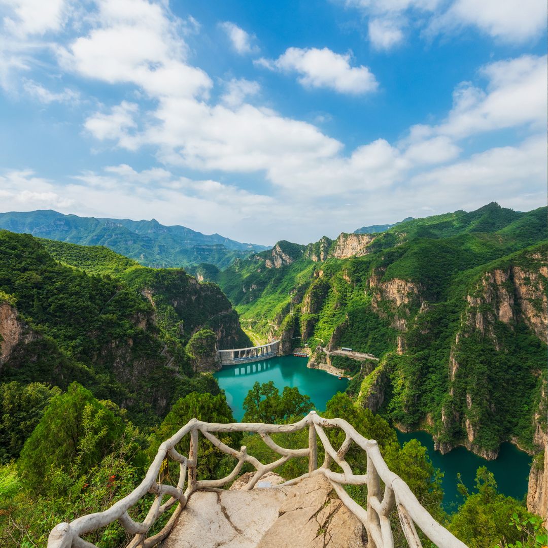 A scenic view of Yuntai Mountain