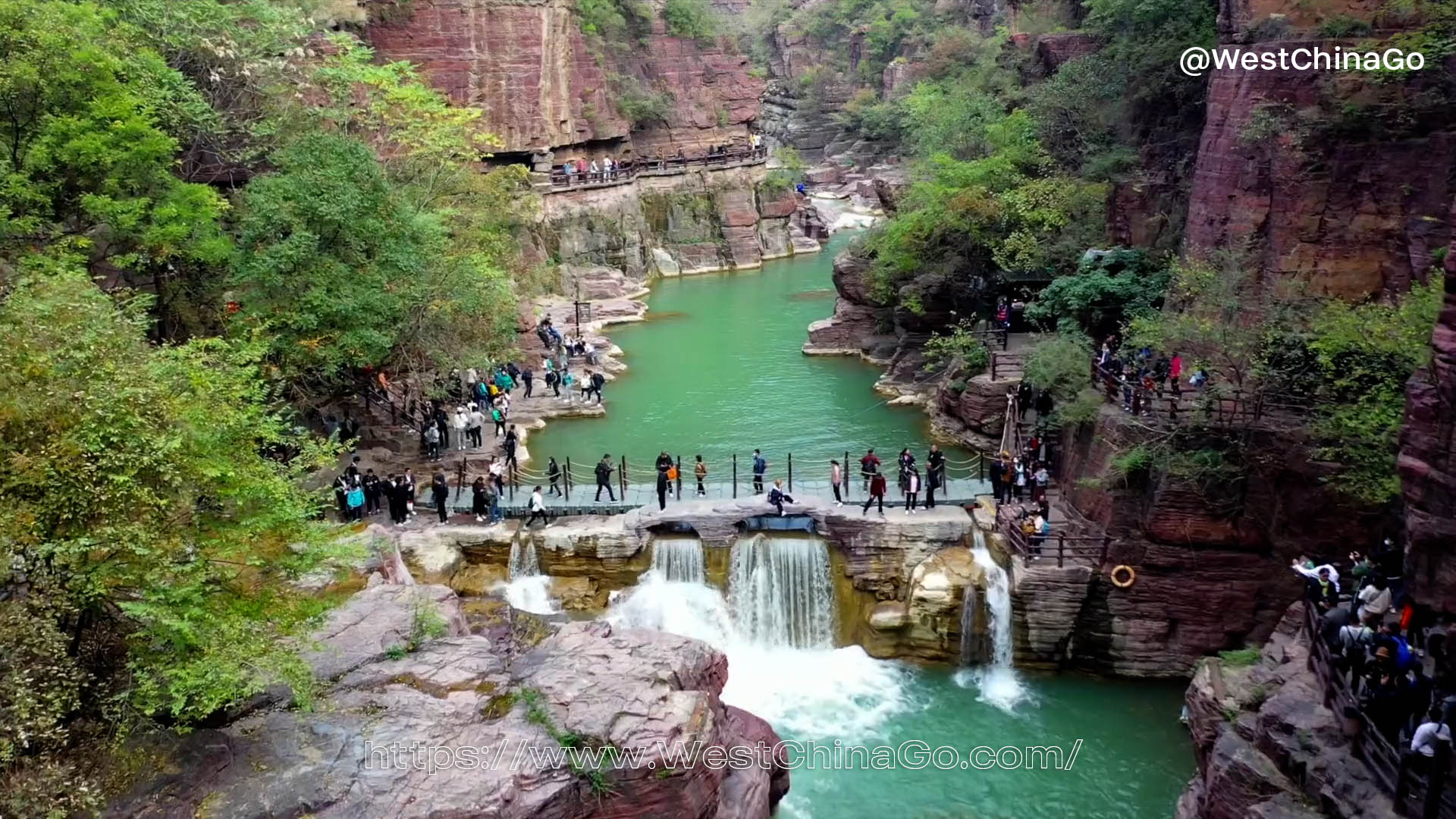 A scenic view of Yuntai Mountain