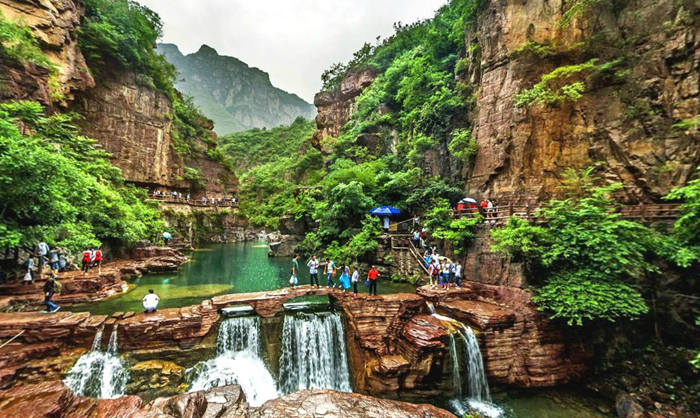 A scenic view of yuntai mountain scenic area
