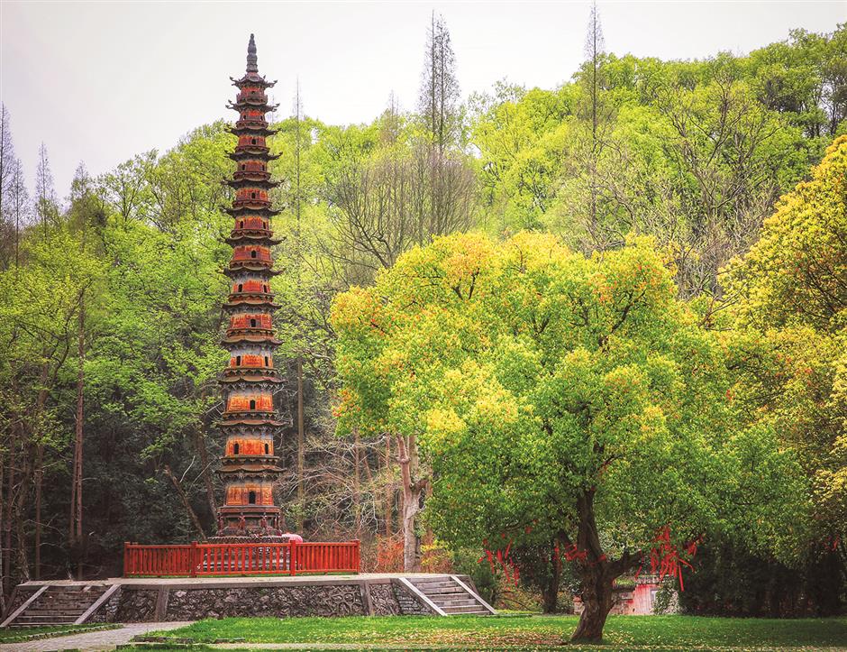 A scenic view of Yuquan Temple And Iron Pagoda
