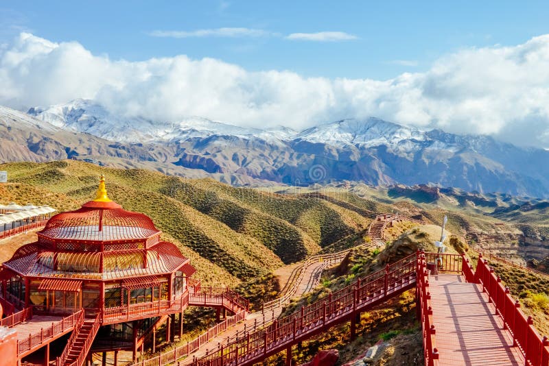 A scenic view of zhangye pingshan lake