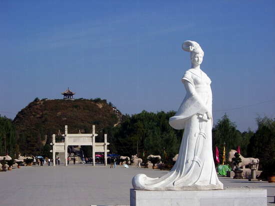A scenic view of zhaojun_tomb