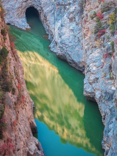 A scenic view of zheng_guo_canal_head_ruins