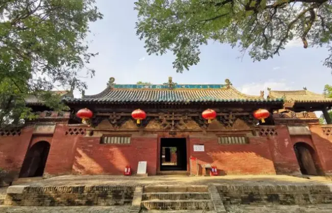 Exploring Zhenguo Temple: Where Nature Meets Spirituality in China