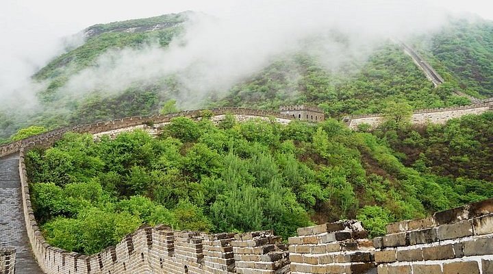 A scenic view of Zhengzhou Shang City Ruins