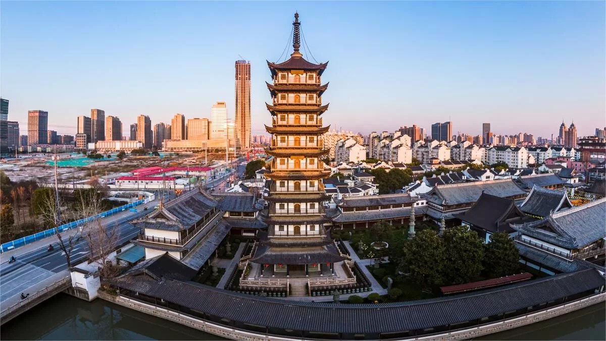 A scenic view of Zhenru Temple