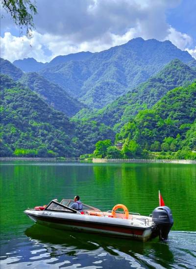 A scenic view of zhongnanshan_geological_park
