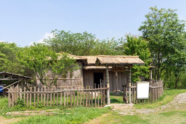 Captivating Tales and Scenic Views at Zhuge Liang’s Thatched Cottage