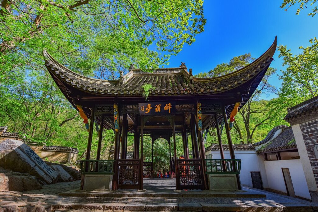 Captivating Views and Rich Heritage: Why Zuiweng Pavilion Should Be on Your Itinerary