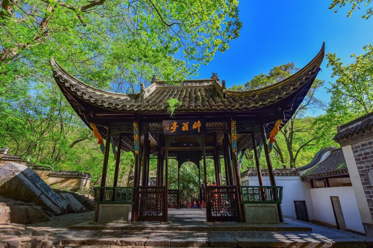 Captivating Views and Rich Heritage: Why Zuiweng Pavilion Should Be on Your Itinerary